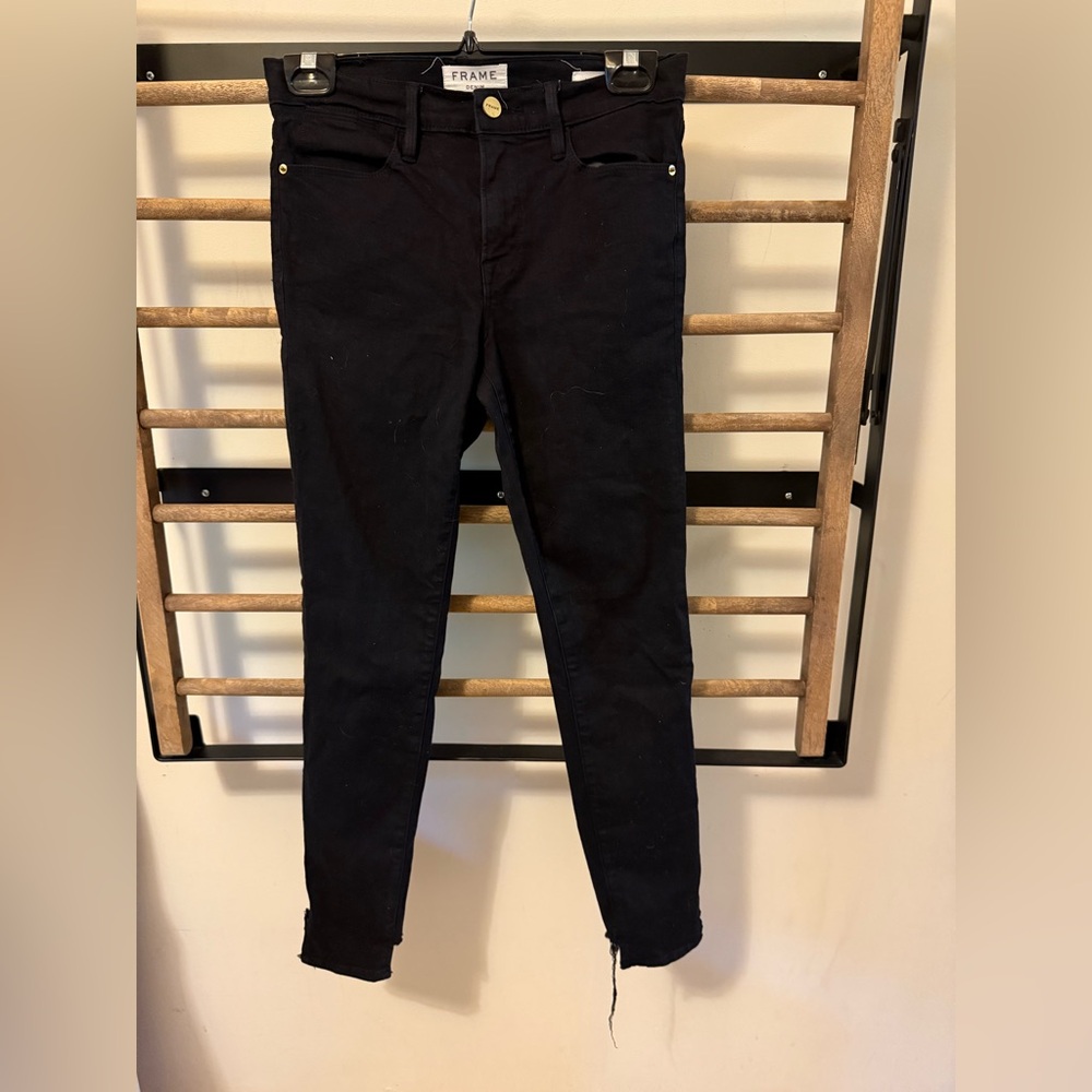 Frame Denim Black Le High Skinny Jeans with reverse step hem